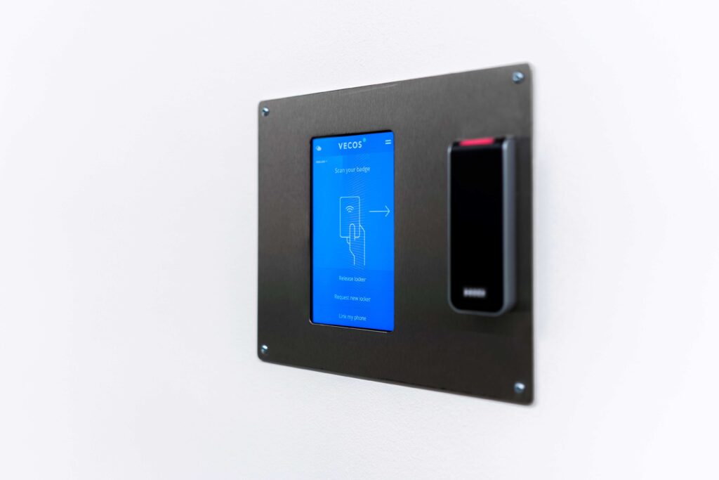 Simplicity smart lock with Vecos software.