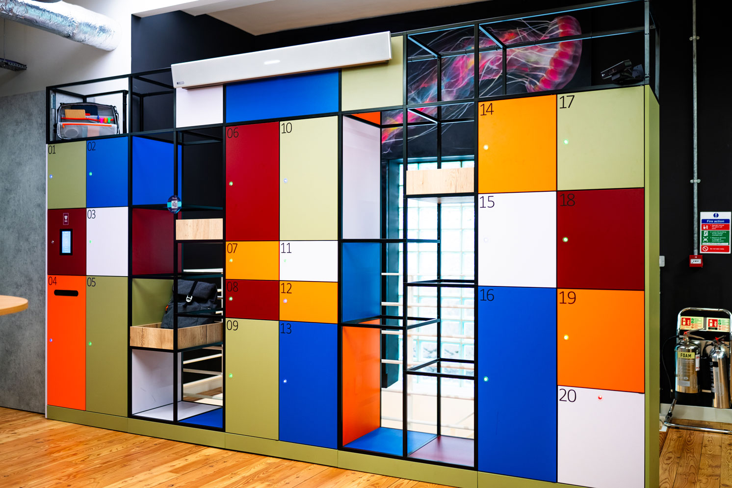 Smart lockers with integrated Plexus in the Your Workspace showroom.