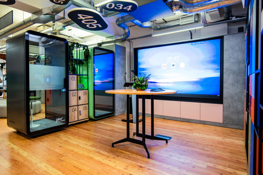 Your Workpod Solo in the Your Workspace showroom.